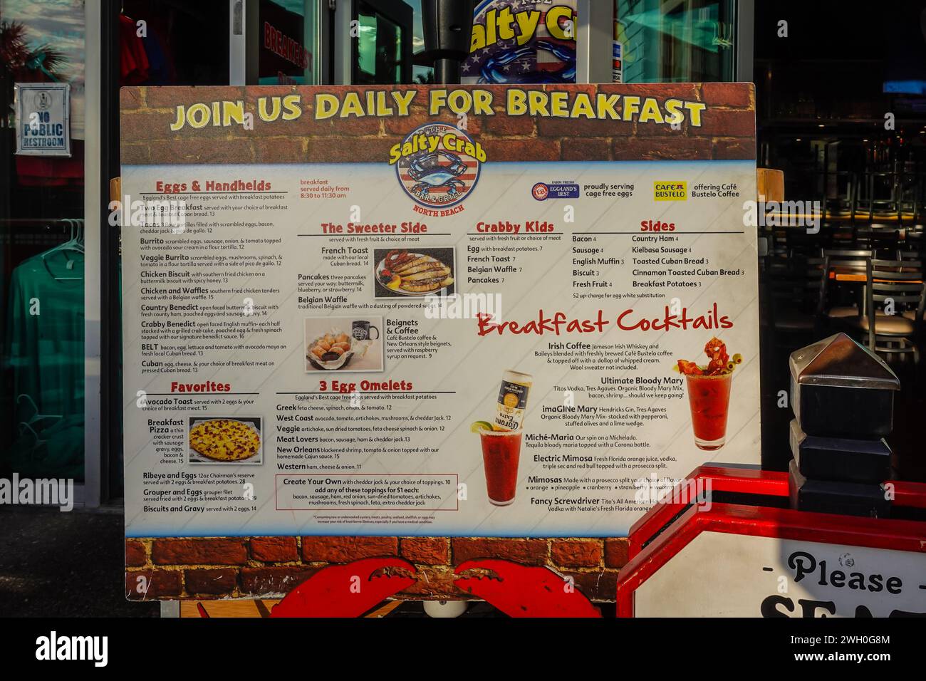 Il menu per la colazione del ristorante Salty Crab a Clearwater, Florida Foto Stock