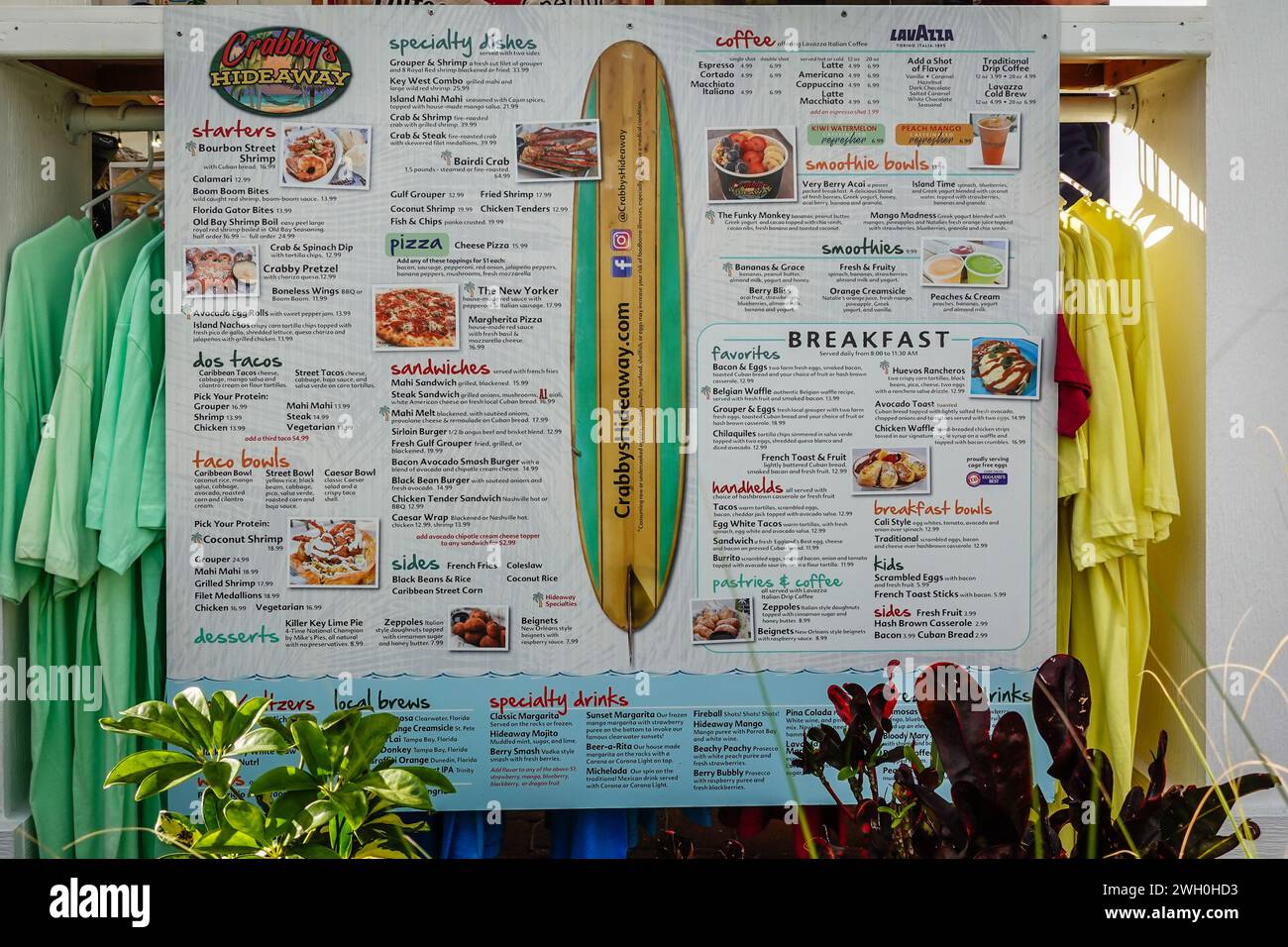 Menu per la colazione al Crabby's Hideaway in Papaya Street, Clearwater, Florida Foto Stock