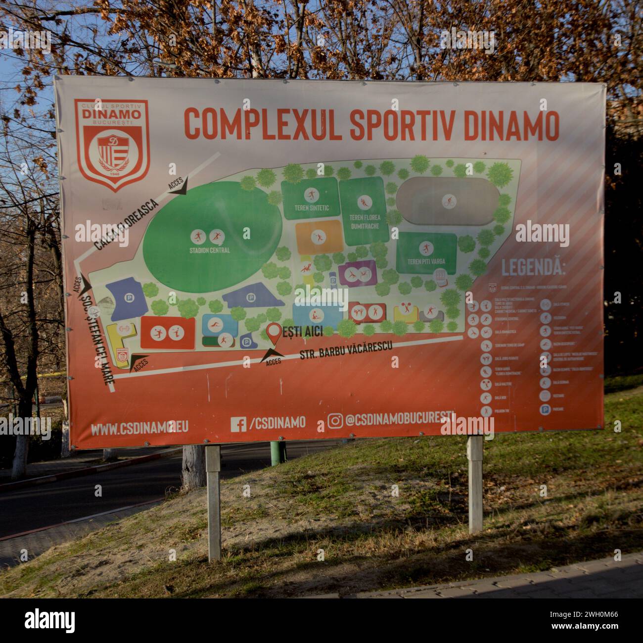 Piano del complesso sportivo Dinamo Bucharest. Ingresso del complesso. Foto Stock