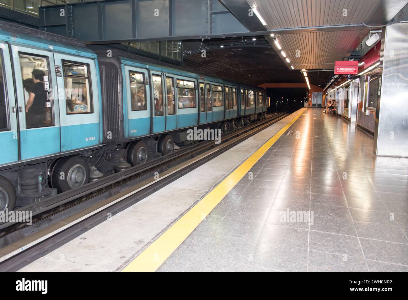 Metro de Santiago, il sistema di trasporto rapido che serve la capitale cilena di Santiago. Foto Stock