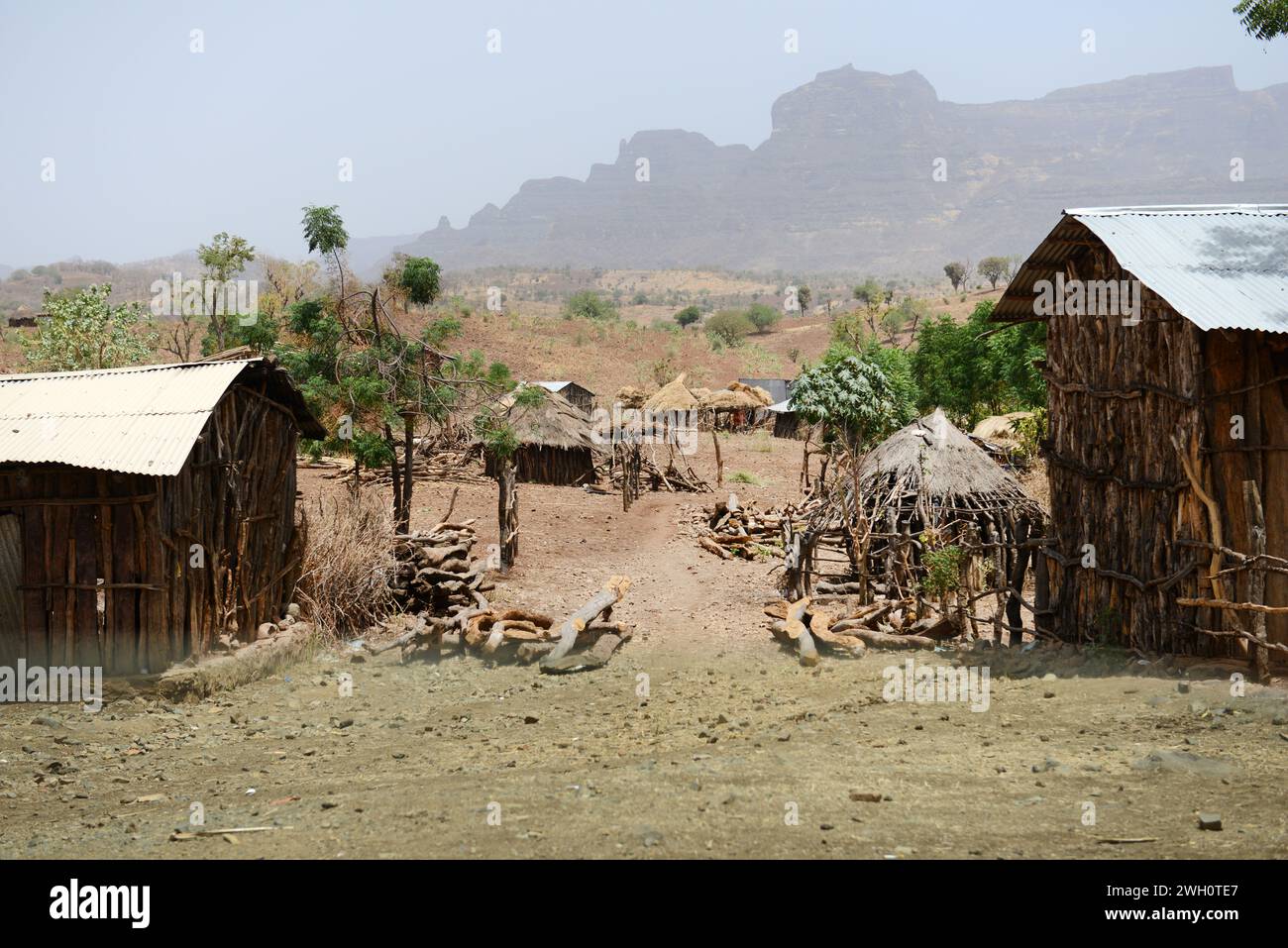 Piccoli villaggi nella parte nord-occidentale del Tigray, Etiopia. Foto Stock