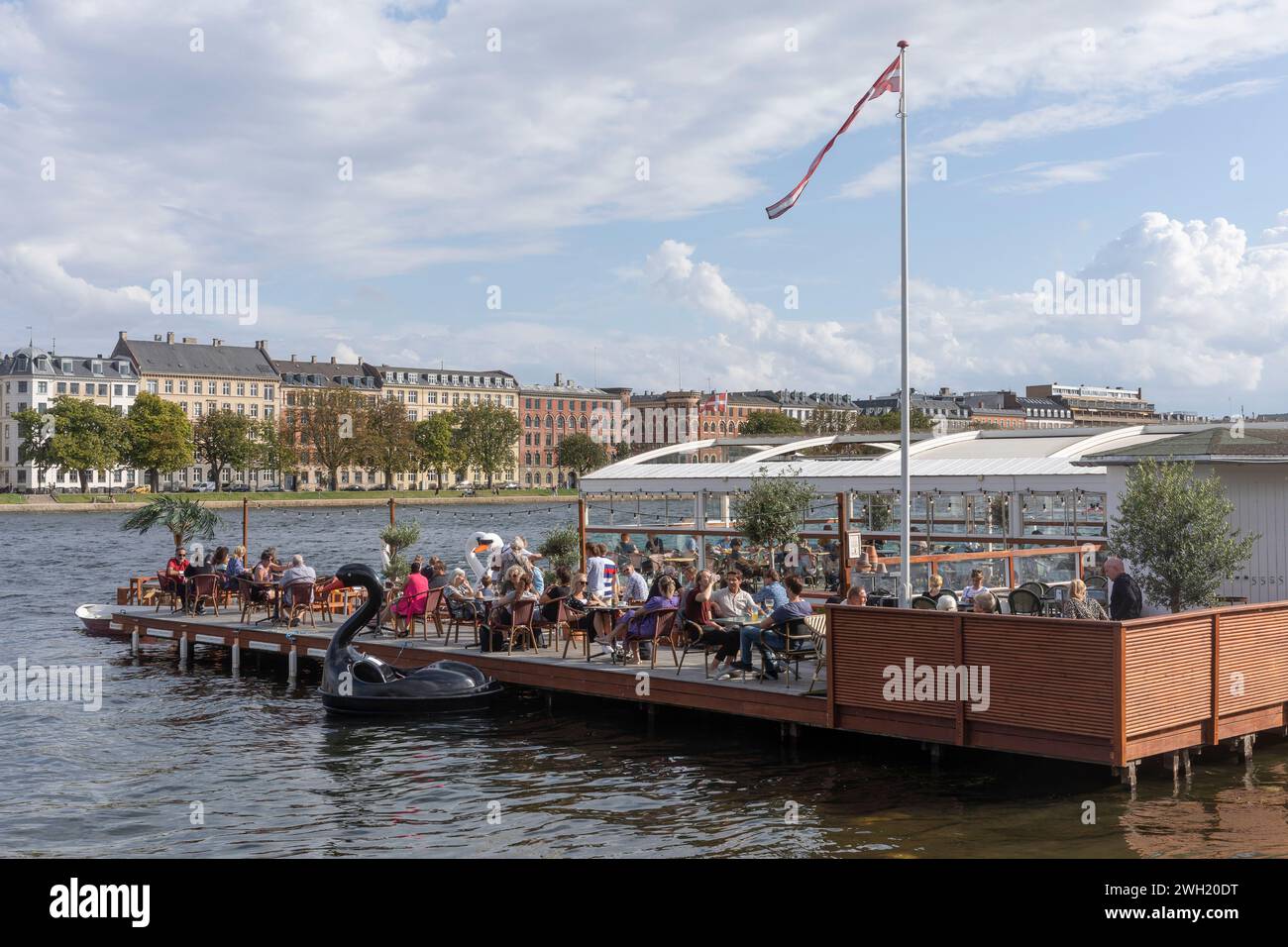 Ristorante auf dem Wasser. Peblinge SEE a Kopenhagen. *** Ristorante sull'acqua. Lago Peblinge a Copenhagen. Foto Stock