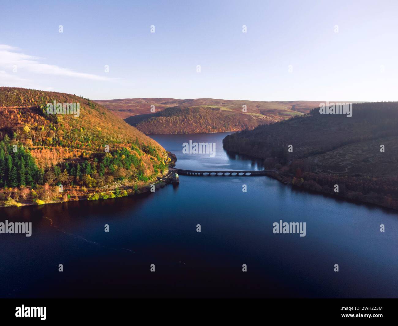 I bacini idrogeali della valle dell'Elan sono una catena di laghi artificiali creati dalle dighe dei fiumi Elan e Claerwen all'interno della valle dell'Elan nel Galles centrale. Foto Stock