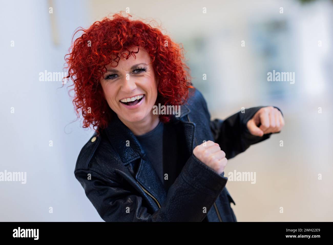Colonia, Germania. 7 febbraio 2024. Lucy Diakovska, vincitrice della stagione dell'anniversario del campo della giungla, si trova nel centro di trasmissione di RTL Germania. Crediti: Rolf Vennenbernd/dpa/Alamy Live News Foto Stock