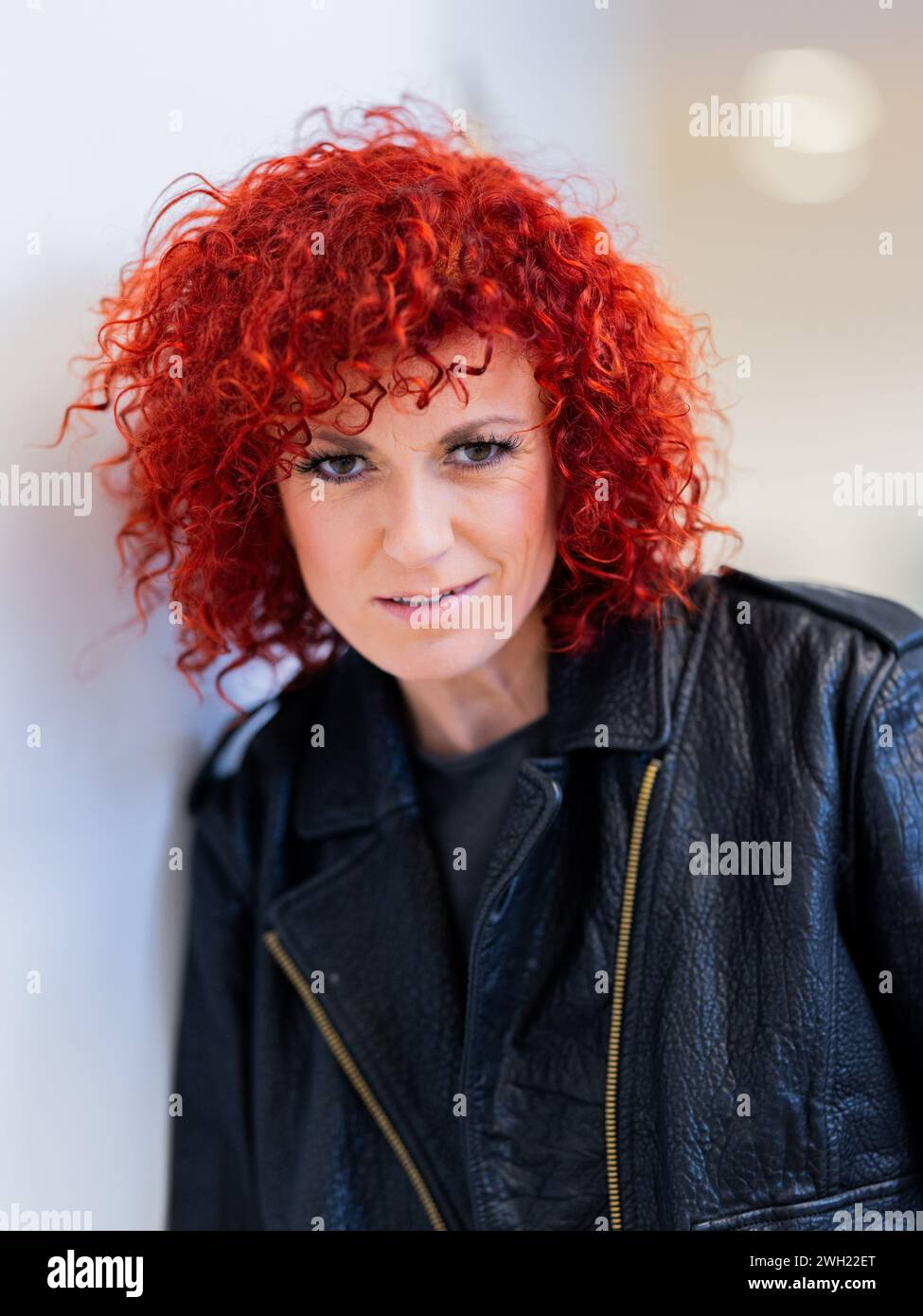 Colonia, Germania. 7 febbraio 2024. Lucy Diakovska, vincitrice della stagione dell'anniversario del campo della giungla, si trova nel centro di trasmissione di RTL Germania. Crediti: Rolf Vennenbernd/dpa/Alamy Live News Foto Stock