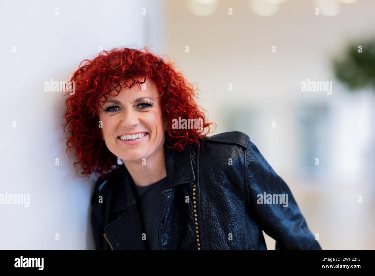 Colonia, Germania. 7 febbraio 2024. Lucy Diakovska, vincitrice della stagione dell'anniversario del campo della giungla, si trova nel centro di trasmissione di RTL Germania. Crediti: Rolf Vennenbernd/dpa/Alamy Live News Foto Stock