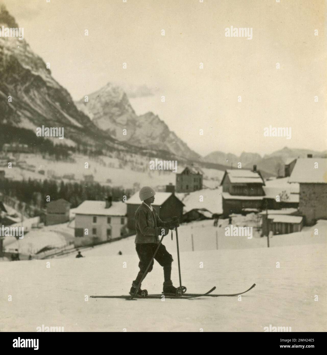 Sci di fondo sulla neve a Levanto, Italia 1926 Foto Stock