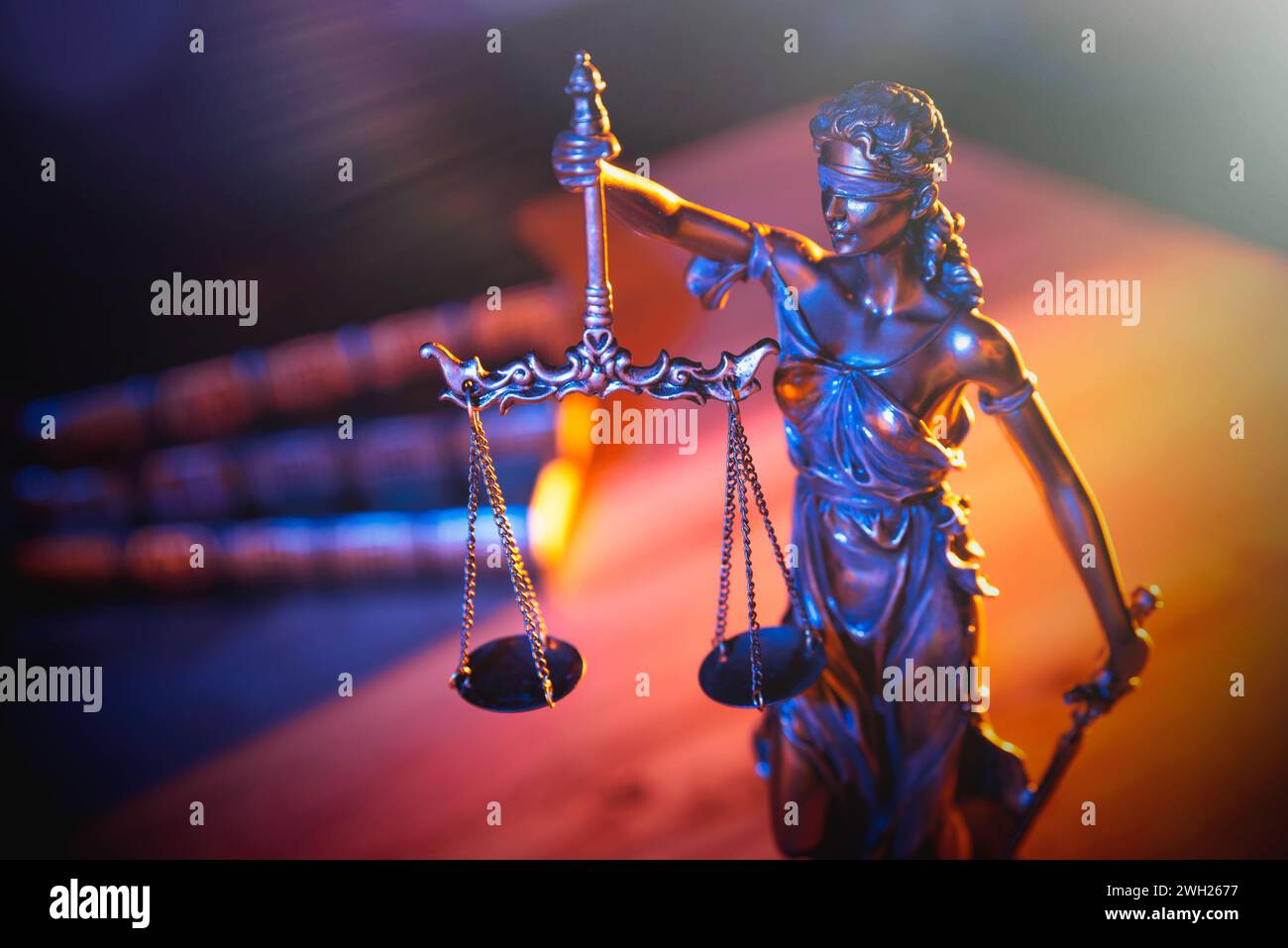 Lady Justice nella sala degli avvocati. Legge e concetto giuridico Foto Stock