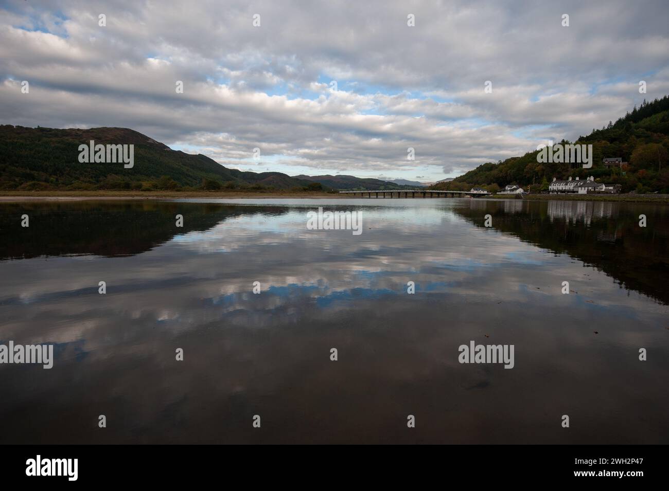 Tramonto a Penmaenpool, fiume Mawddach, Galles, Regno Unito Foto Stock