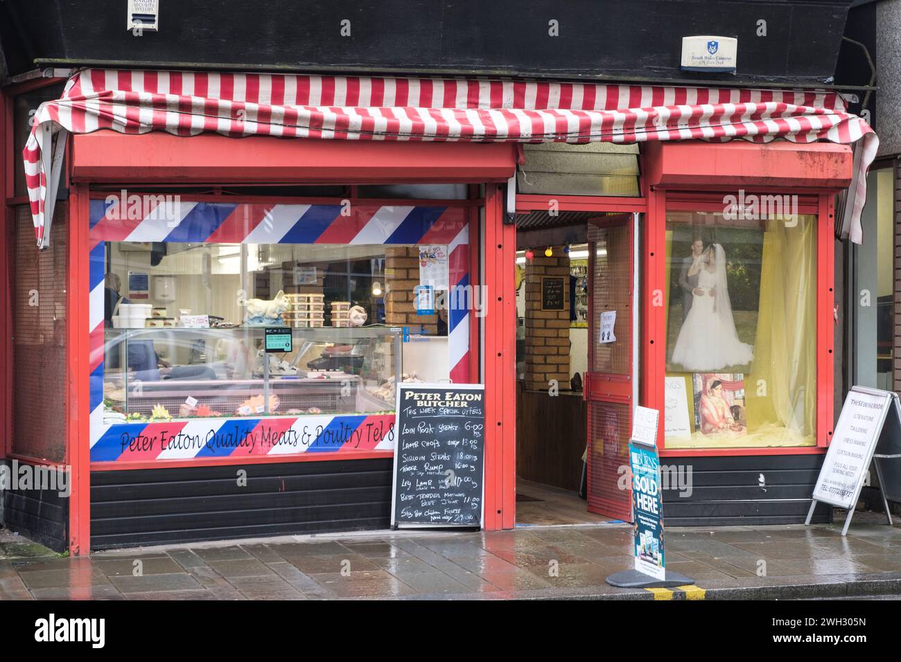 Intorno a Port Talbot, una città industriale di Neath Port Talbot, Galles, Regno Unito, in un giorno d'inverno, negozio di macellerie Peter Eaton Foto Stock