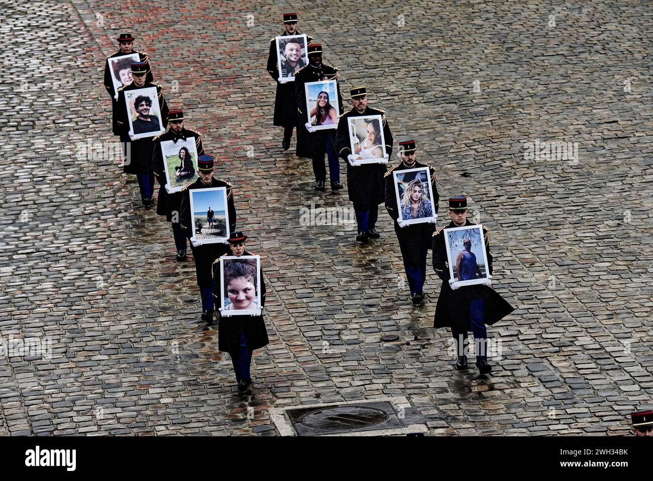 Parigi, Francia. 7 febbraio 2024. © Antonin Burat/le Pictorium/MAXPPP - Parigi 07/02/2024 Antonin Burat/le Pictorium - 07/02/2024 - Francia/Ile-de-France/Parigi - cerimonie d'hommage aux victimes francaises des attaques terroristes du 7 octobre en Israel, a l'Hotel des Invalides. - Valeurs ACtuelles Out, JDD Out, No JDD, no russia, russia Out/07/02/2024 - Francia/Ile-de-France (regione)/Parigi - cerimonia di tributo alle vittime francesi degli attentati terroristici del 7 ottobre in Israele, all'Hotel des Invalides. Crediti: MAXPPP/Alamy Live News Foto Stock