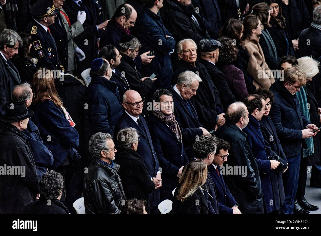 © Antonin Burat/le Pictorium/MAXPPP - Parigi 07/02/2024 Antonin Burat/le Pictorium - 07/02/2024 - Francia/Ile-de-France/Parigi - Les anciens Premiers ministres Edouard Philippe et Manuel Valls lors de la cerimonie d'hommage aux victimes francaises des attaques terroristes du 7 octobre en Israel, a l'Hotel des Invalides. - Valeurs ACtuelles out, JDD out, No JDD, no russia, russia out/07/02/2024 - Francia/Ile-de-France (regione)/Parigi - ex primi ministri Edouard Philippe e Manuel Valls durante la cerimonia di tributo alle vittime francesi degli attentati terroristici del 7 ottobre a IS Foto Stock