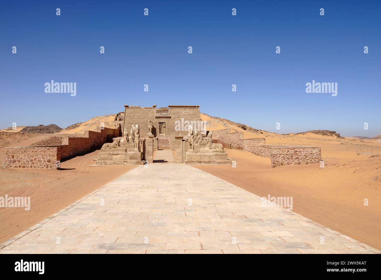 Il Tempio di Wadi al- Seboua, Lago Nasser, Egitto Foto Stock
