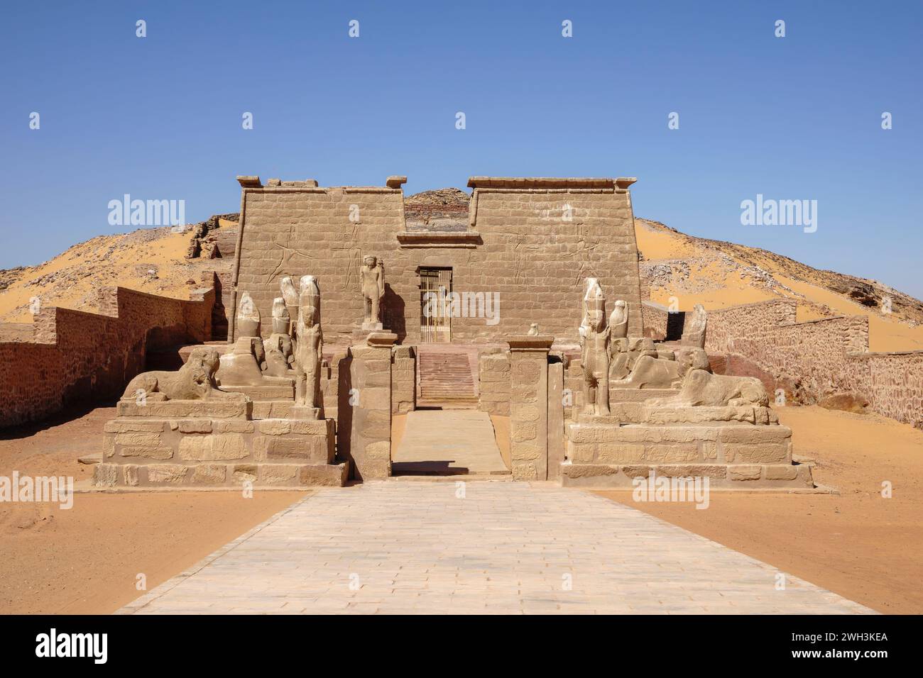 Il Tempio di Wadi al- Seboua, Lago Nasser, Egitto Foto Stock