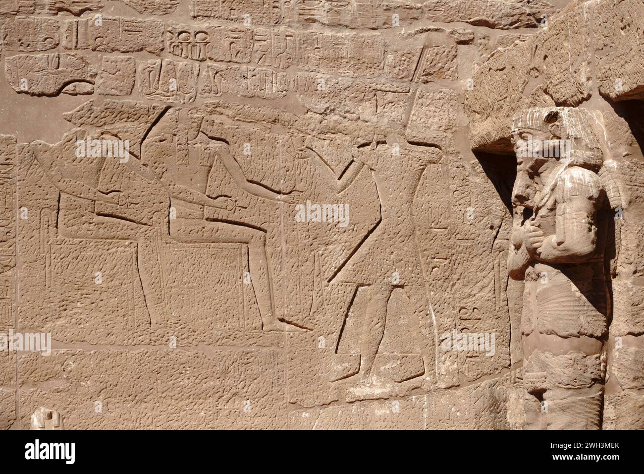 Il Tempio di Wadi al- Seboua, Lago Nasser, Egitto Foto Stock