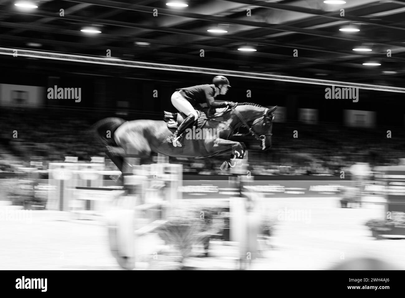 Bordeaux, Francia - 3 febbraio 2024. Max Kuhner del Belgio gareggia durante i 1,60 m al Jumping International Bordeaux. Foto Stock