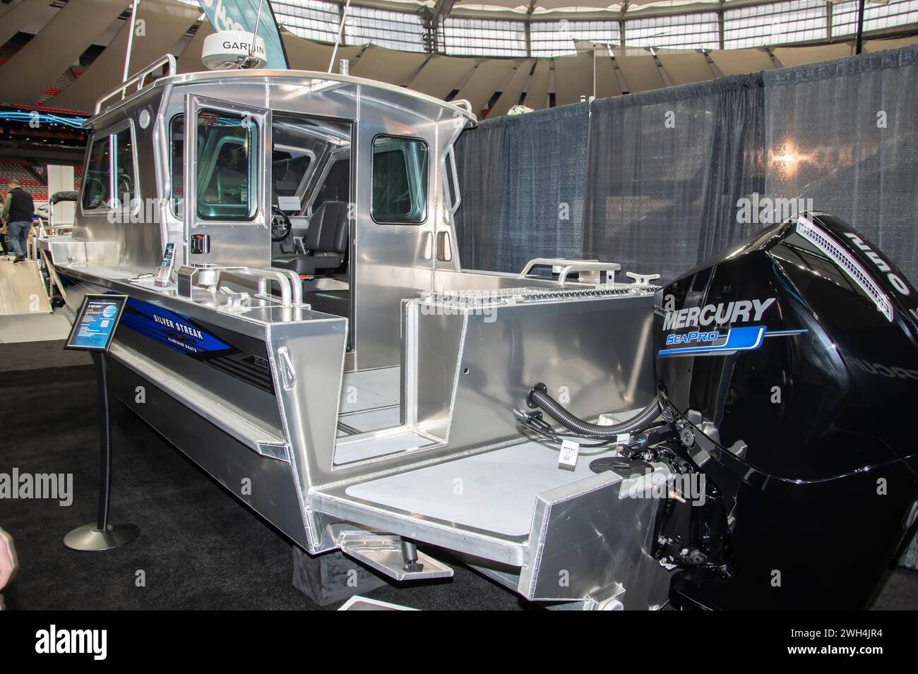 Stern della barca in alluminio saldato Silver Streak al salone nautico BC Place a Vancouver, British Columbia, Canada Foto Stock