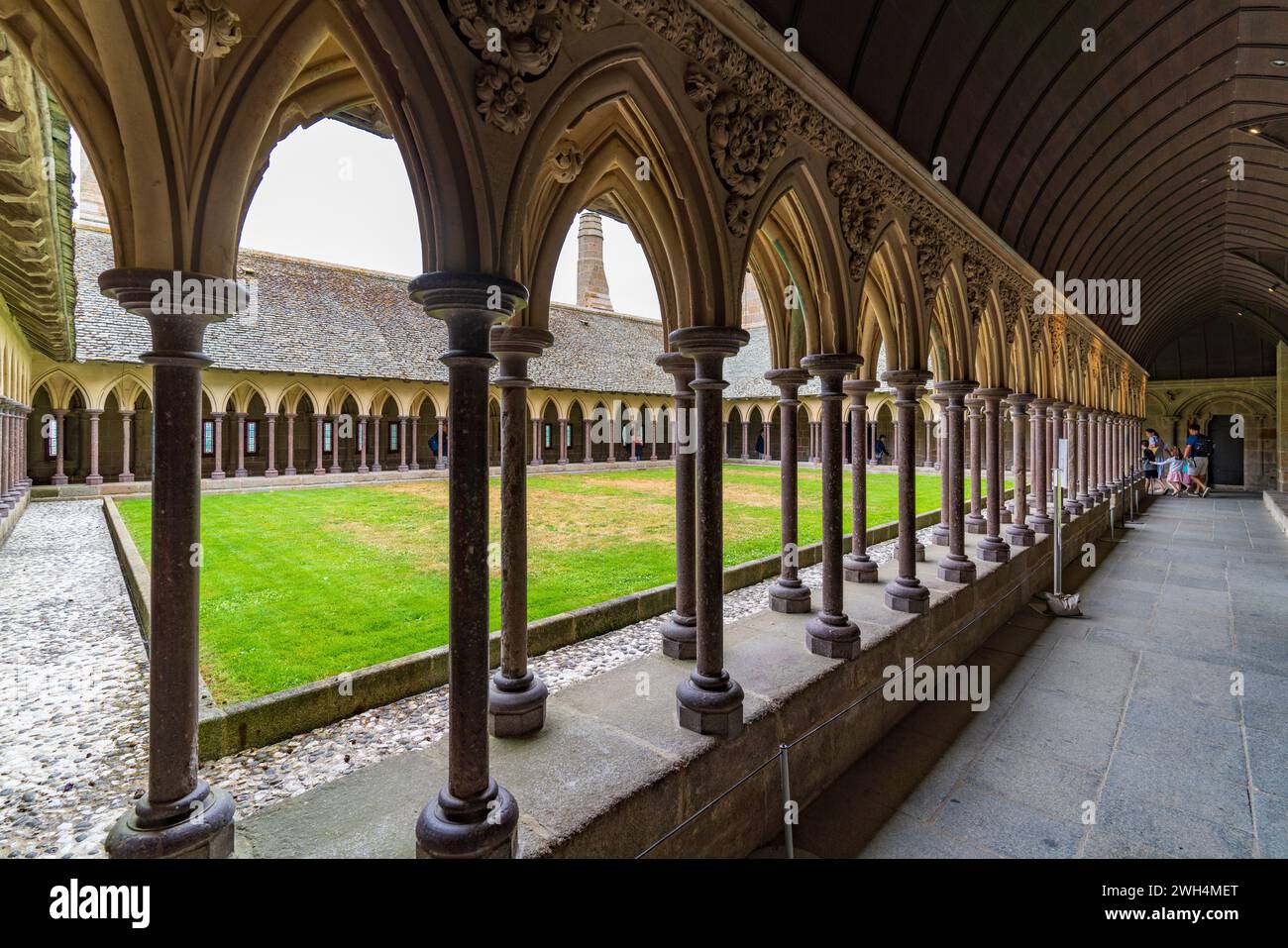 Chiostro dell'Abbazia di Mont Saint Michel in Normandia, Francia Foto Stock