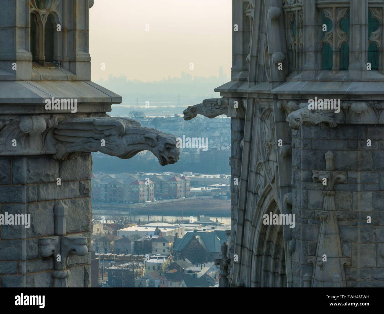 Cattedrale Basilica del Sacro cuore di Newark, NJ È la quinta cattedrale più grande del Nord America ed è la sede dell'arcidio cattolico Foto Stock