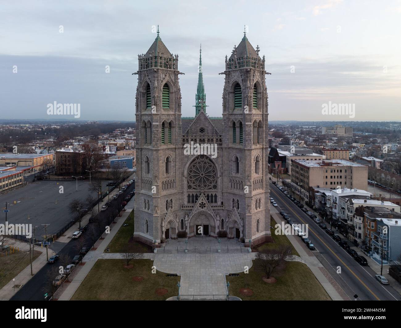 Cattedrale Basilica del Sacro cuore di Newark, NJ È la quinta cattedrale più grande del Nord America ed è la sede dell'arcidio cattolico Foto Stock
