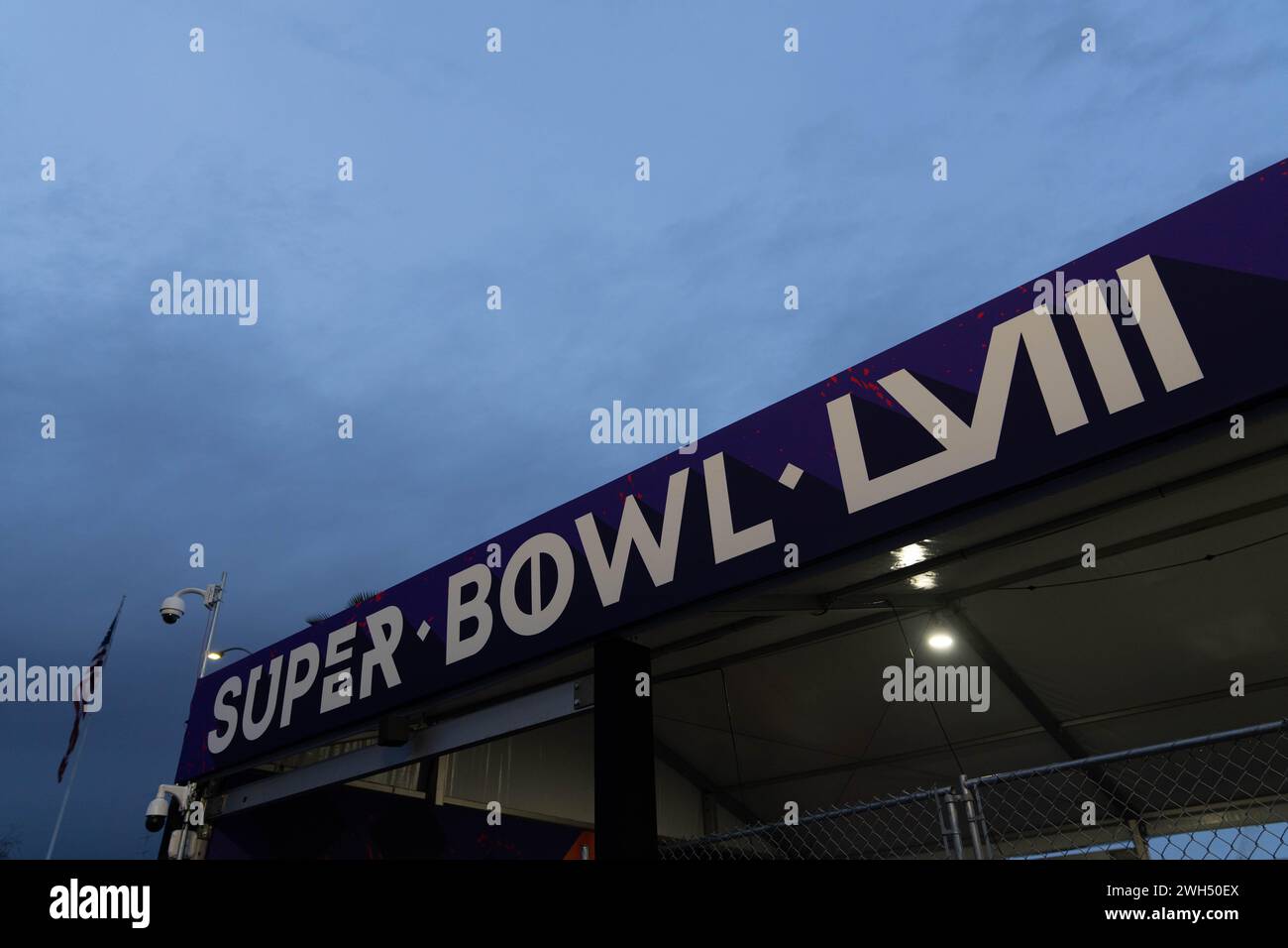 5 febbraio 2024; Las Vegas, Nevada, Stati Uniti; vista generale di un cartello sporgente durante la serata di apertura del Super Bowl LVIII all'Allegiant Stadium. Credito obbligatorio: Stan Szeto - immagine dello sport Foto Stock