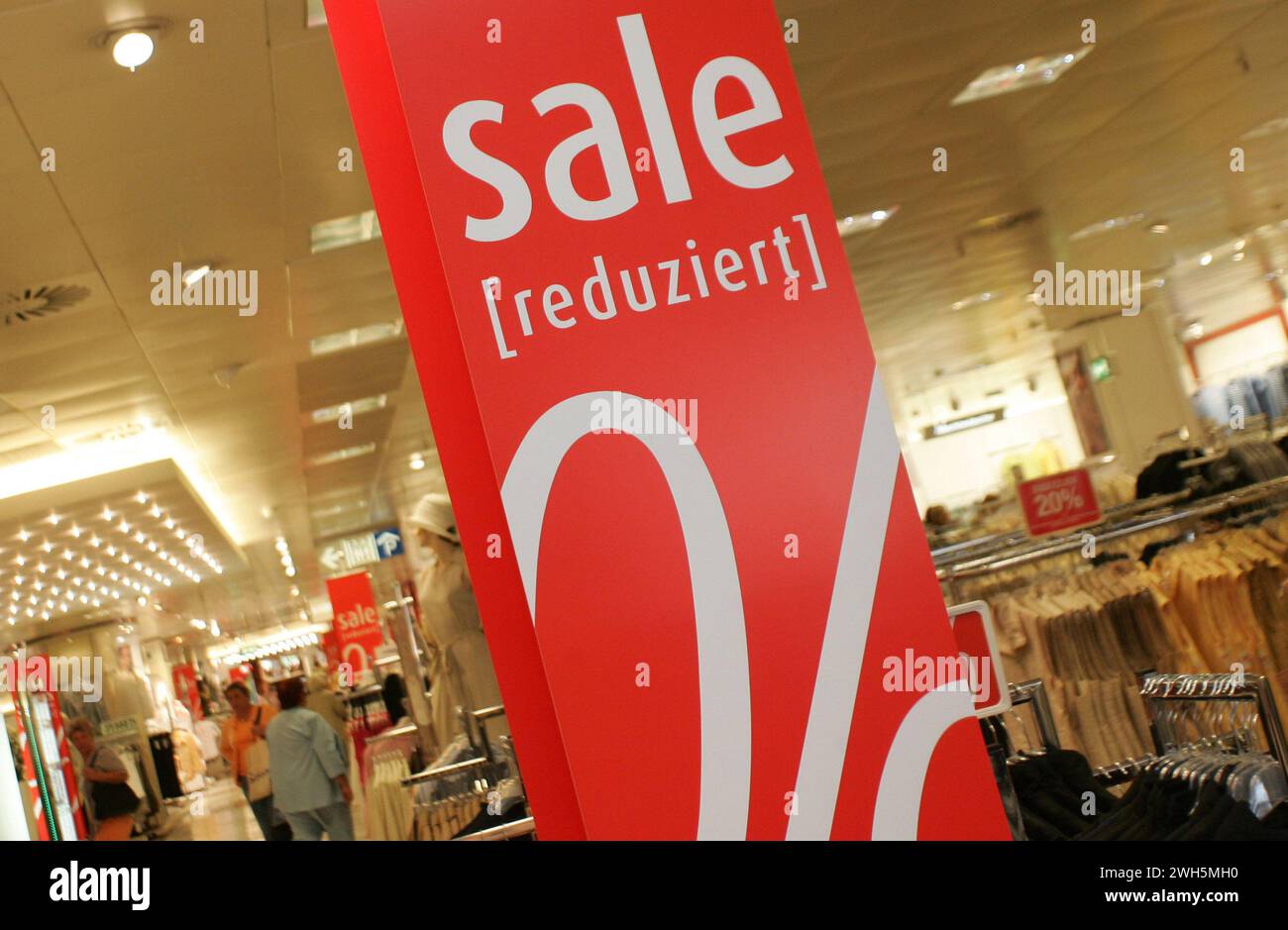 Vendita Zeichen im Karstadt Saarbruecken foto: Thomas Wieck V e r o e f e n t l i c h u n g n u r m i t N a m e u n d H o n o r a r z a h l u n g + B. Foto Stock