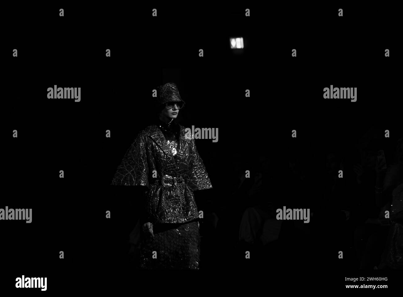 I modelli mostrano le collezioni del designer Kilan Kerner sulla passerella della Verti Music Hall. Foto Stock