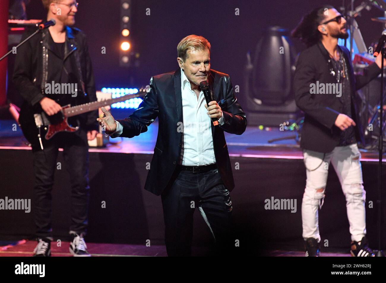 Dieter Bohlen live beim exklusiven Konzert zum 70. Geburtstag von Dieter Bohlen im Theater am Potsdamer Platz. Berlino, 07.02.2024 *** Dieter Bohlen live all'esclusivo concerto per il 70° compleanno di Dieter Bohlens al Theater am Potsdamer Platz Berlin, 07 02 2024 foto:Xn.xKubelkax/xFuturexImagex bohlen_4211 Foto Stock