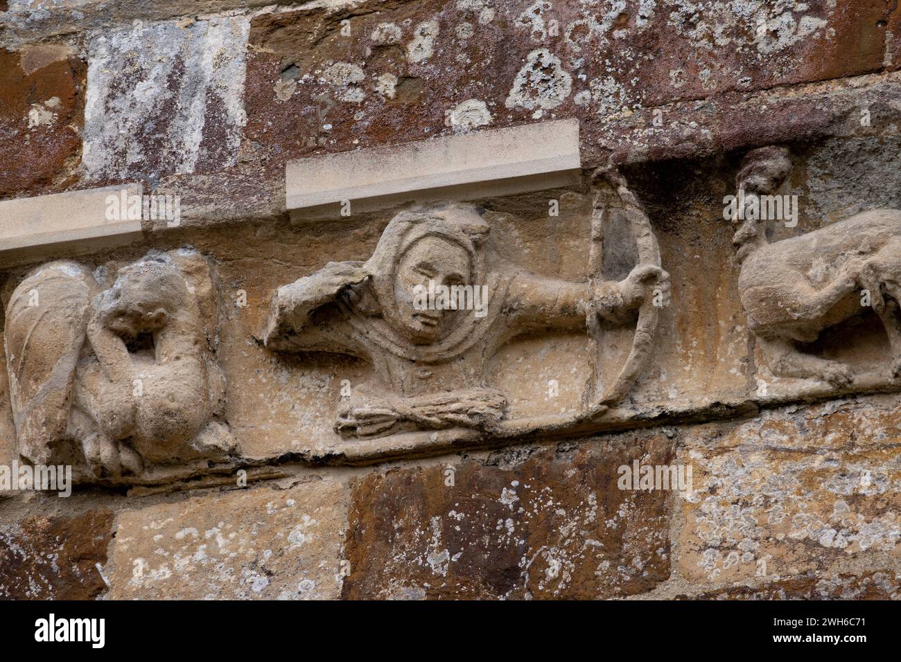 North Aisle, sculture a mensola, St Mary's Church, Adderbury, Oxfordshire, Regno Unito Foto Stock