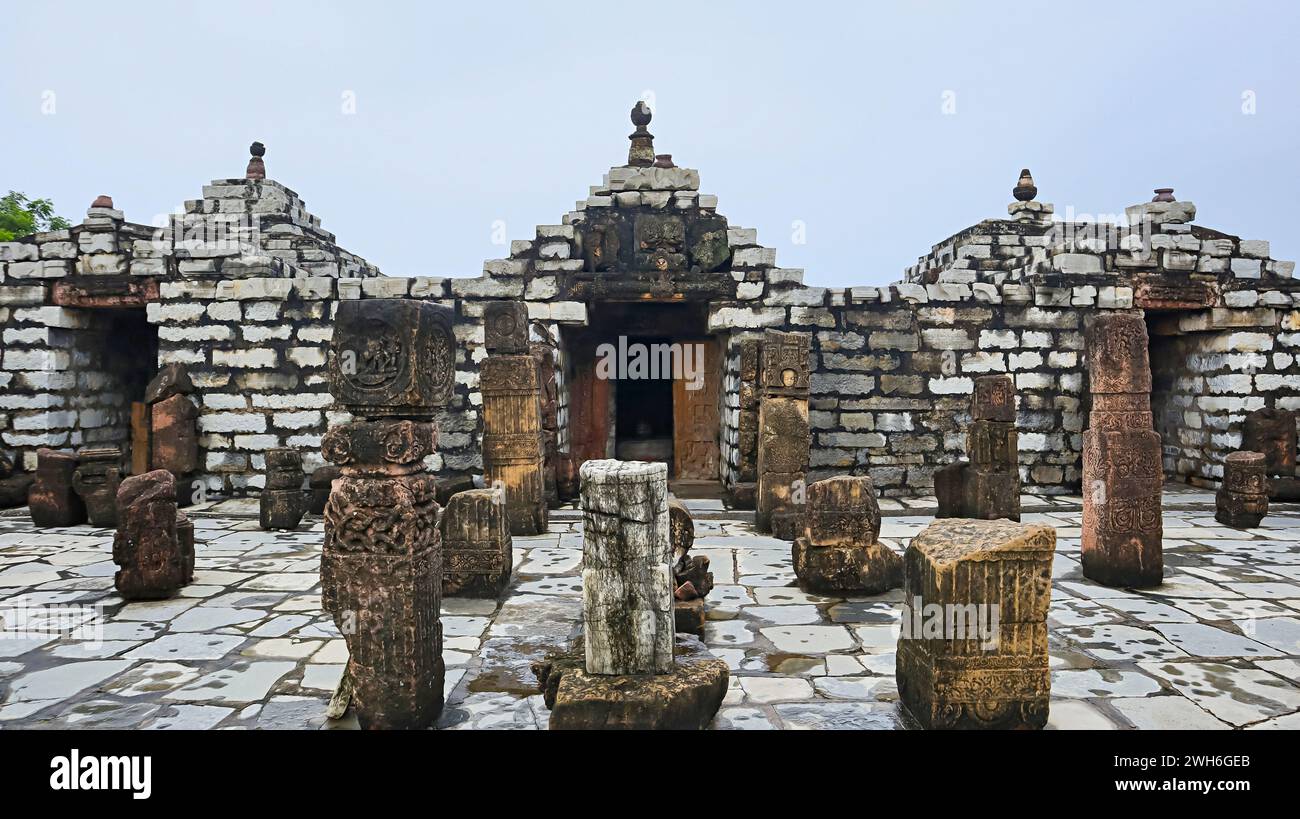 Tempio unico di Surang Tila, costruito con mattoni di pietra durante il periodo di Mahashiv Gupta Balarjuna, Sirpur, Mahasamund, Chhattisgarh, India. Foto Stock