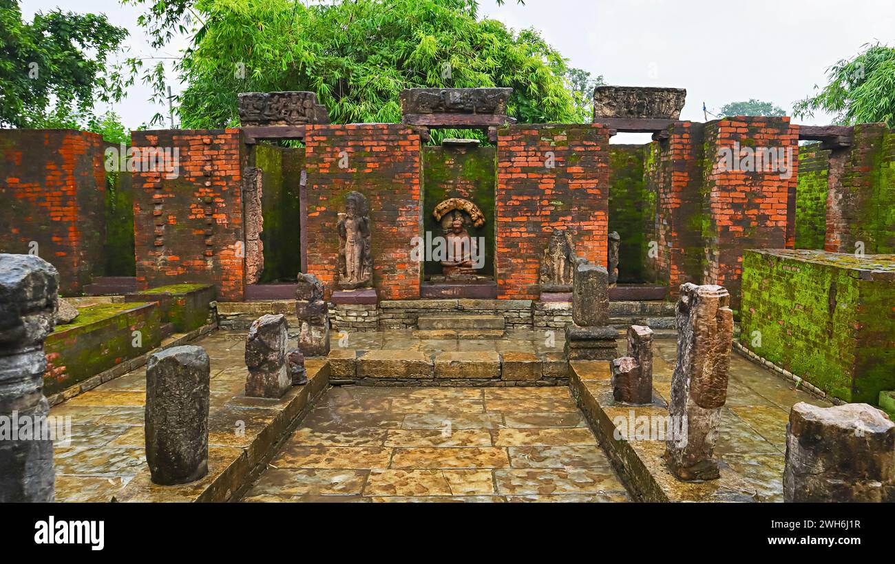 Vista interna dell'antico tempio buddista dei mattoni, Sirpur, Mahasamund, Chhattisgarh, India. Foto Stock