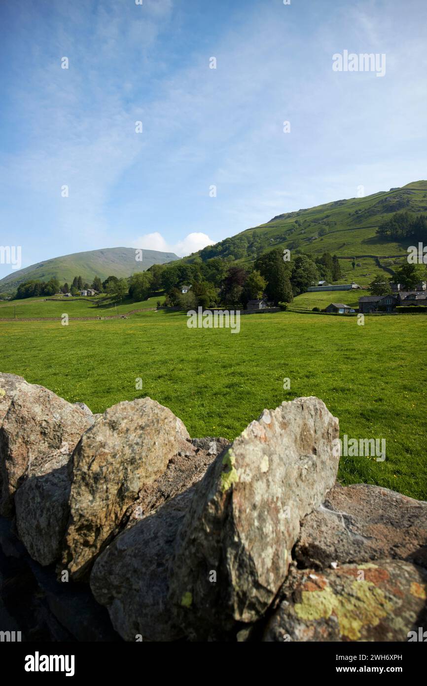 pareti in pietra di provenienza locale con tipico stile edilizio cumbriano nel distretto dei laghi cumbria inghilterra regno unito Foto Stock