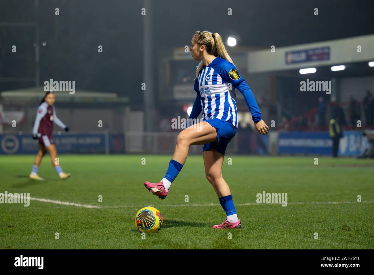 Crawley, Regno Unito. 7 febbraio 2024. Poppy Pattinson di Brighton & Hove Albion Women durante i quarti di finale di fa Women's Continental Tyres League Cup tra Brighton & Hove Albion WFC e Aston Villa WFC al Broadfield Stadium di Crawley il 7 febbraio 2024. Questa immagine può essere utilizzata solo per scopi editoriali. Solo per uso editoriale. Crediti: Ashley Crowden/Alamy Live News Foto Stock