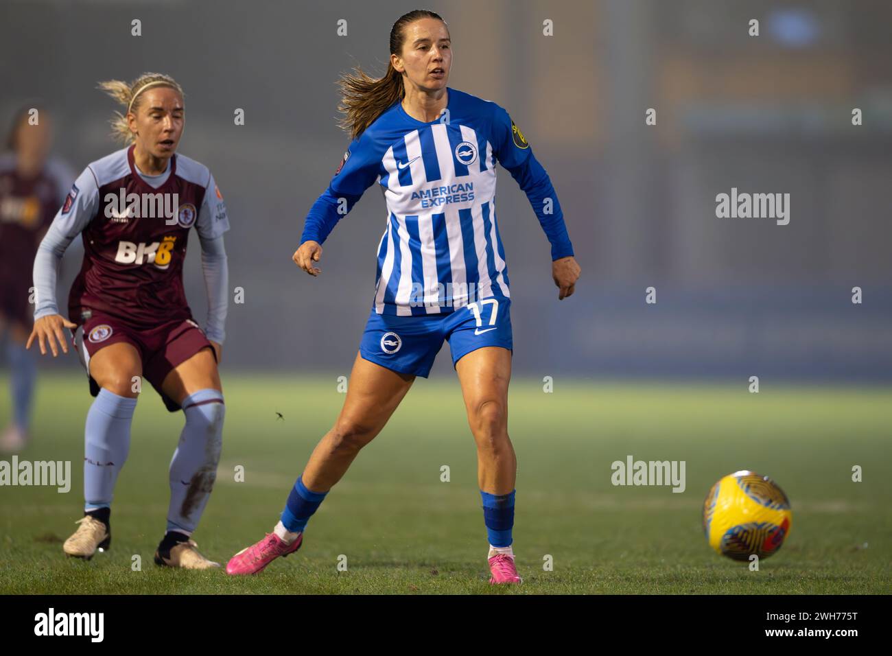 Crawley, Regno Unito. 7 febbraio 2024. Tatiana Pinto di Brighton & Hove Albion Women durante i quarti di finale di fa Women's Continental Tyres League Cup tra Brighton & Hove Albion WFC e Aston Villa WFC al Broadfield Stadium di Crawley il 7 febbraio 2024. Questa immagine può essere utilizzata solo per scopi editoriali. Solo per uso editoriale. Crediti: Ashley Crowden/Alamy Live News Foto Stock