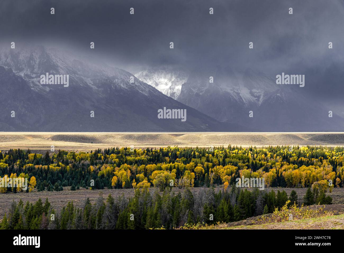 Tempo tempestoso sulla catena montuosa del Grand Teton Foto Stock