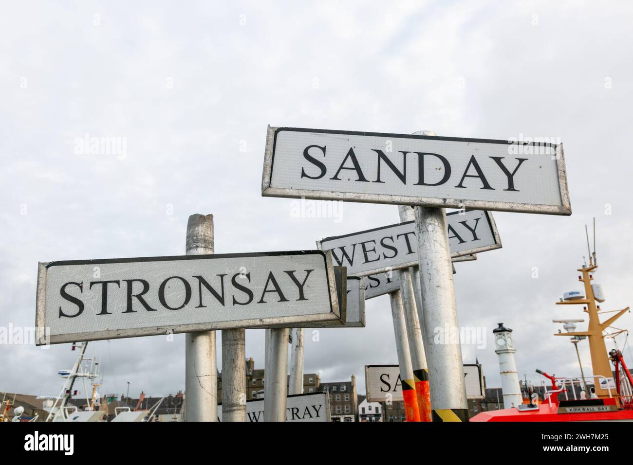 Nomi di luoghi a Kirkwall Harbour, Orkney, Regno Unito Foto Stock