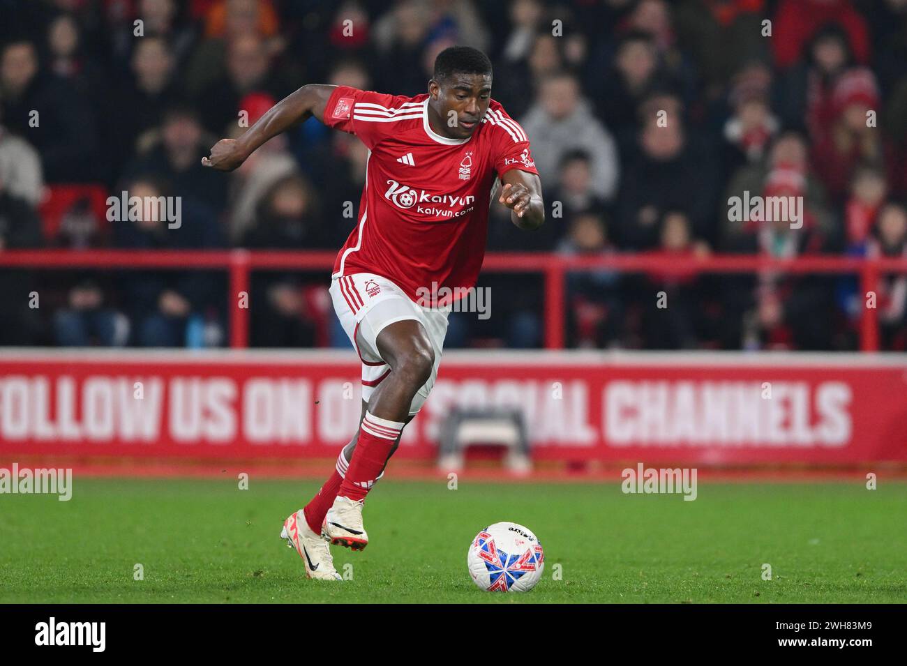 Taiwo Awoniyi di Nottingham Forest durante la partita di fa Cup Fourth Round Replay tra Nottingham Forest e Bristol City al City Ground di Nottingham mercoledì 7 febbraio 2024. (Foto: Jon Hobley | mi News) crediti: MI News & Sport /Alamy Live News Foto Stock