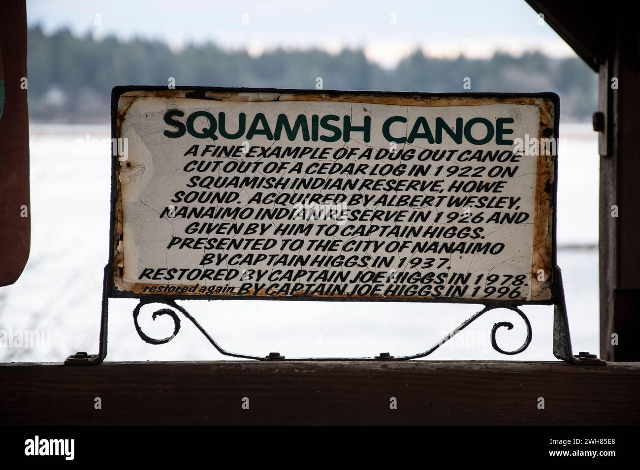 Insegna di canoa Squamish che descrive la storia della canoa a Nanaimo, Columbia Britannica, Canada Foto Stock