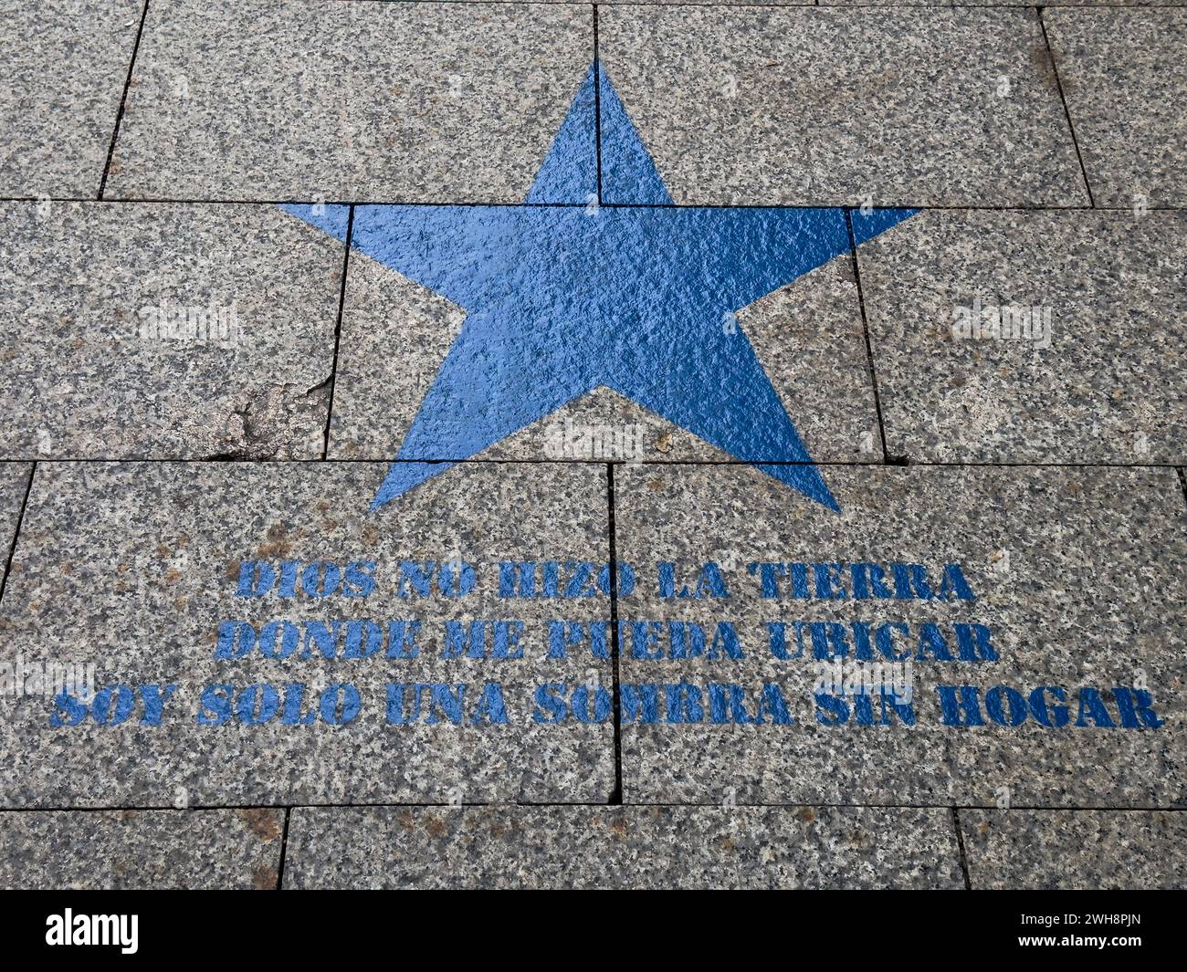 Un percorso di stelle con frasi tratte dal film "Estrella Azul", sulla vita del musicista locale Mauricio Aznar, copre Paseo Independencia di Saragozza, Foto Stock