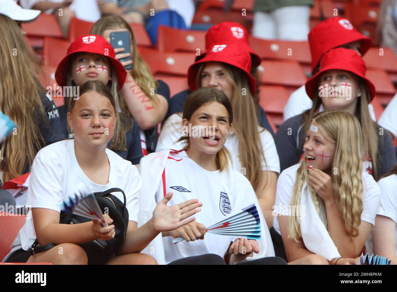 Young England Lionesses Fans England vs Northern Ireland UEFA Womens Euro 15 luglio 2022 St Marys Stadium Southampton Foto Stock