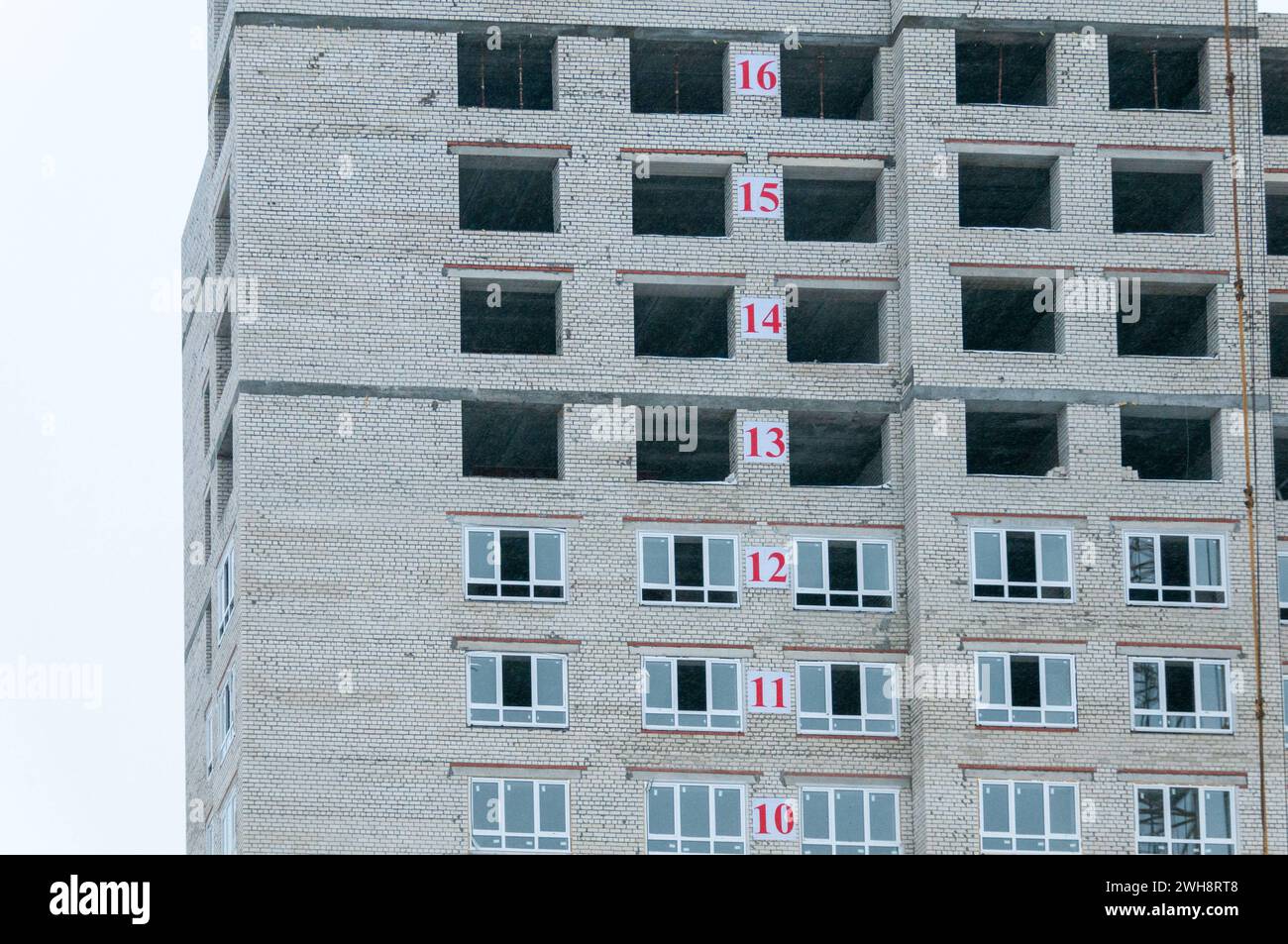 Costruzione lavori di costruzione per la costruzione di un edificio residenziale nella città di Novokuibyshevsk regione di Samara Samara Russia Copyright: XSv Foto Stock
