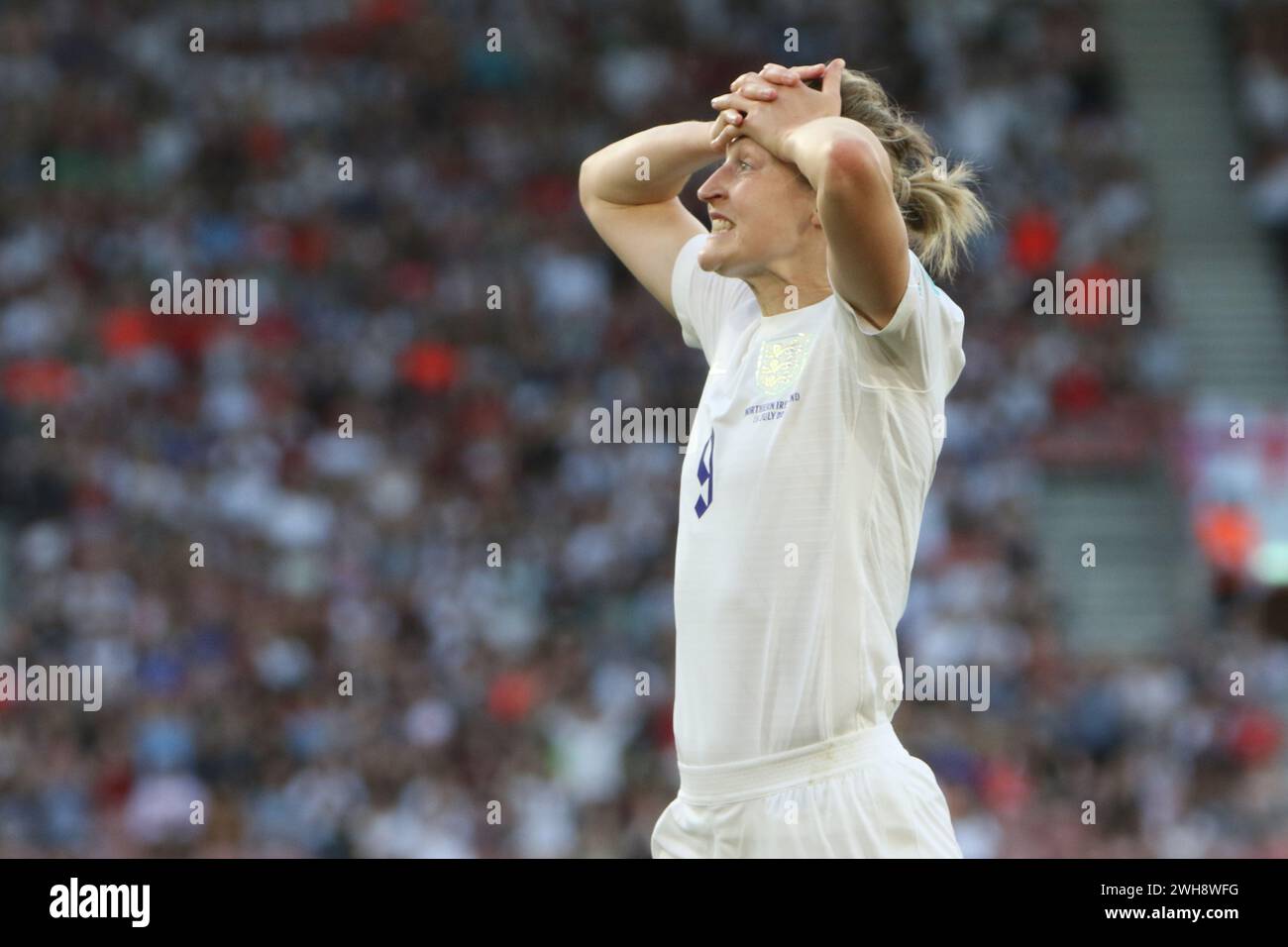 Ellen White mette le mani sulla testa Inghilterra contro Irlanda del Nord UEFA Womens Euro 15 luglio 2022 St Marys Stadium Southampton Foto Stock