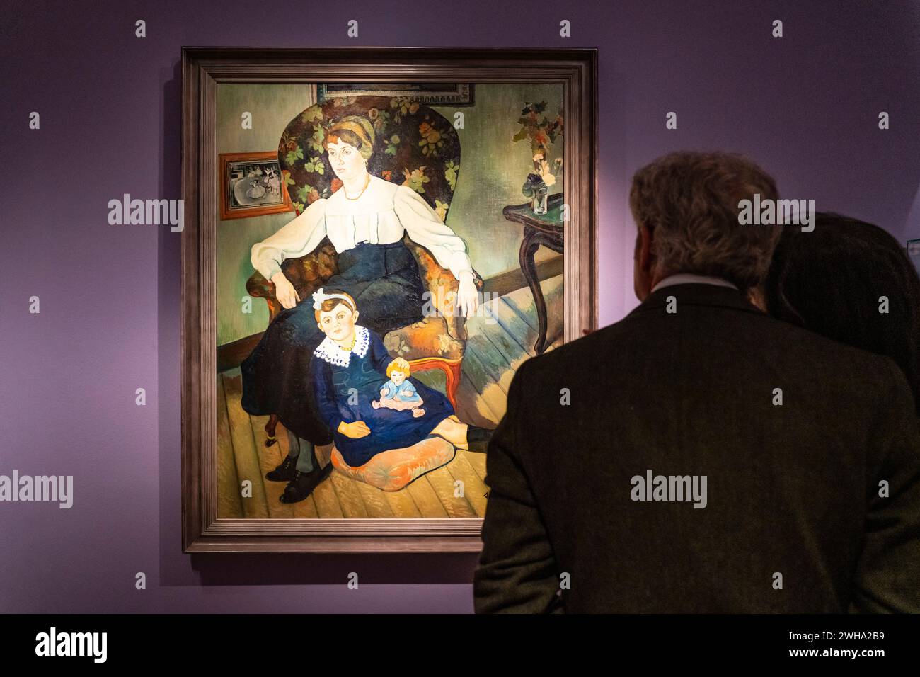 Coppia anziana che osserva le opere d'arte, Suzanne Valadon, Marie Coca e sua figlia Gilberte, 1913 anni, olio su tela, Musee des Beaux-Arts, Lione Foto Stock