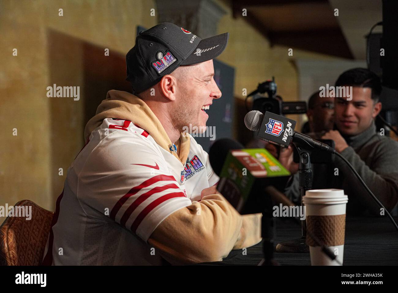 Henderson, Nevada, Stati Uniti, 8 febbraio 2024, il running back dei 49ers Christian McCaffrey durante la conferenza stampa Pre Super Bowl (foto: Marty Jean-Louis/Alamy Live News Foto Stock