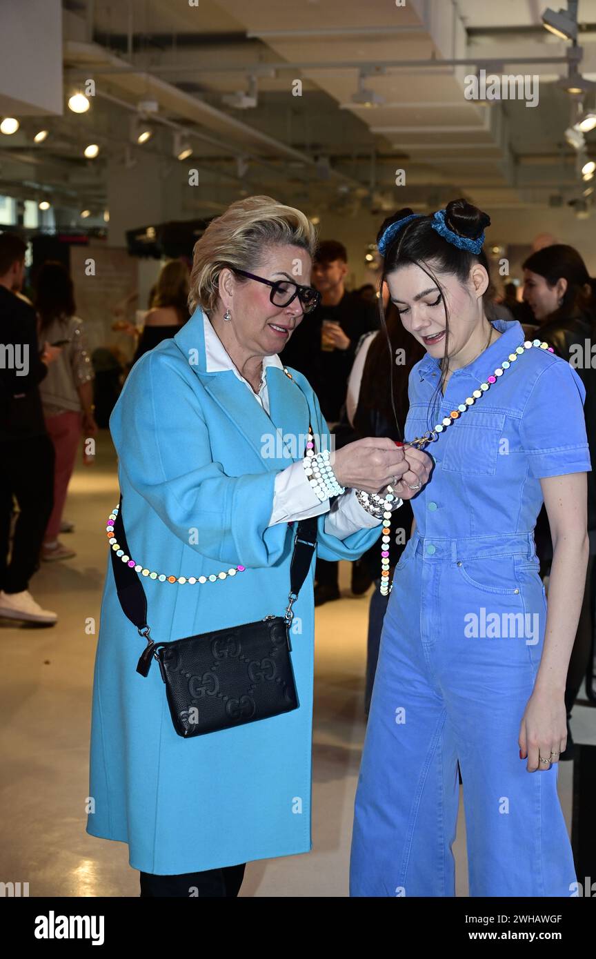 Claudia Effenberg und Klaudia Giez beim Mates Date Influencer Event auf der Berlin Fashion Week Autunno/Inverno 2024 a der Berliner Freiheit. Berlino, 0 Foto Stock
