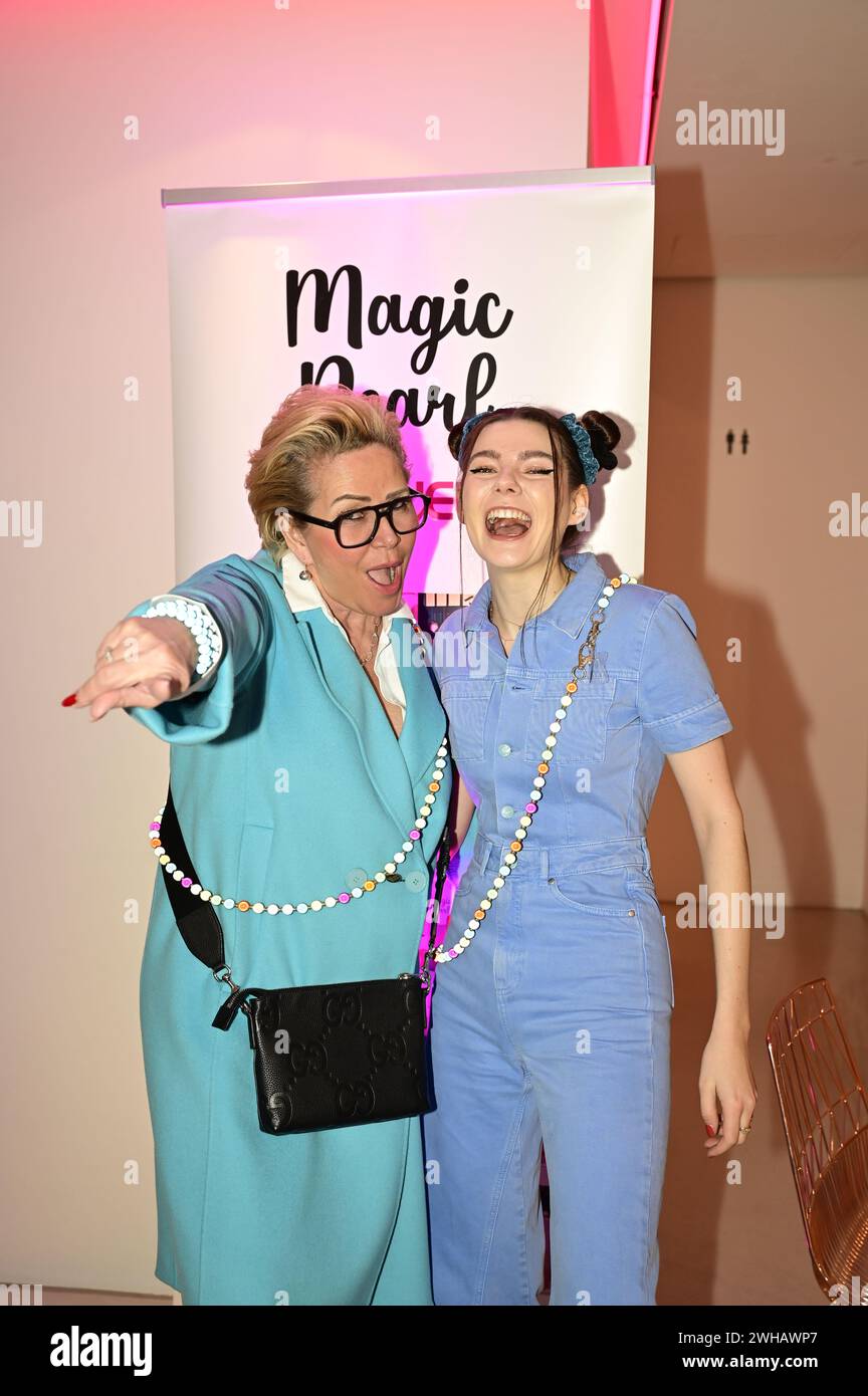 Claudia Effenberg und Klaudia Giez beim Mates Date Influencer Event auf der Berlin Fashion Week Autunno/Inverno 2024 a der Berliner Freiheit. Berlino, 0 Foto Stock