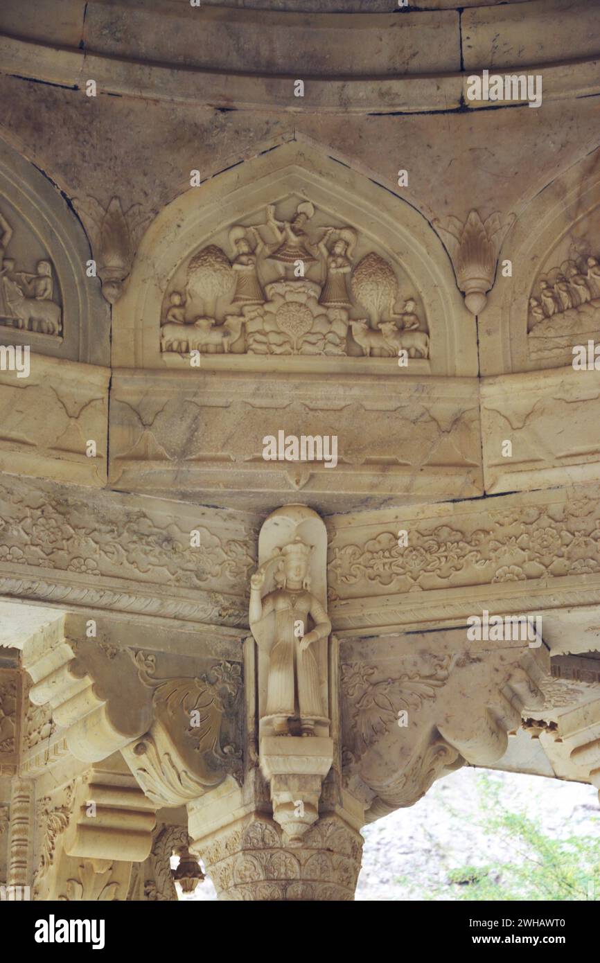 Parte architettonica di Gatore Ki Chhatriyan ( terreno crematorio reale ) , Jaipur, Rajasthan, India Foto Stock