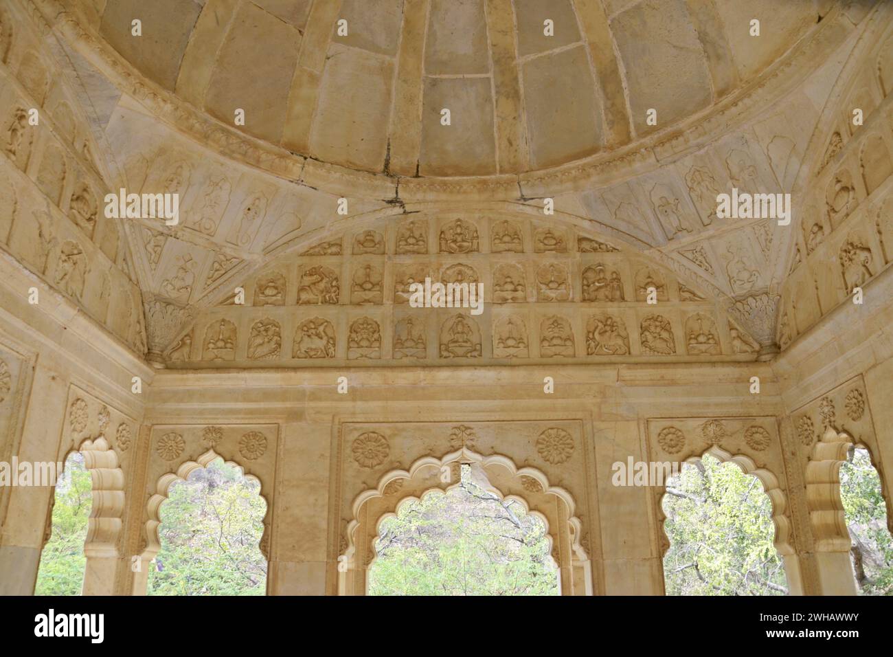 Parte architettonica di Gatore Ki Chhatriyan ( terreno crematorio reale ) , Jaipur, Rajasthan, India Foto Stock