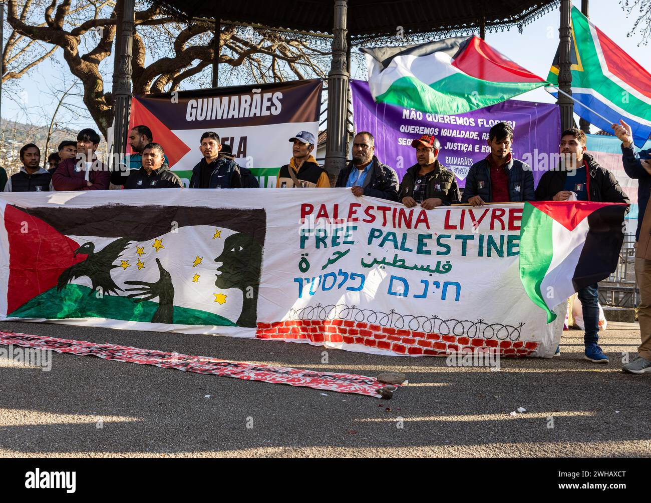 Guimaraes, Portogallo - 3 febbraio 2024: Palestina libera - manifestazione pubblica di solidarietà con il popolo palestinese e contro la guerra Foto Stock