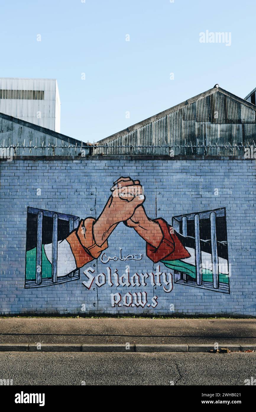 graffiti situati sul vecchio muro di belfast, irlanda del nord, nell'ottobre 2018 Foto Stock